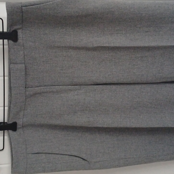 Size 8 Kasper pants - Picture 4 of 5